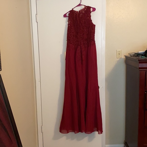 Brand new never been worn, burgundy size 12. - Picture 4 of 4